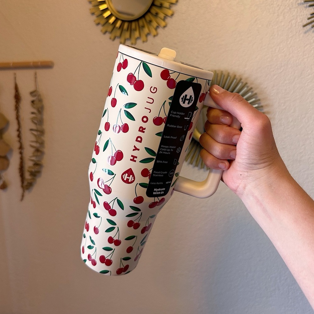 BRAND NEW Limited Edition Cherry Hydrojug 40oz Tumbler!! 🍒